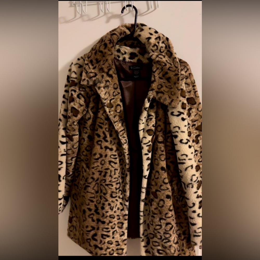 Sisters leopard faux fur coat